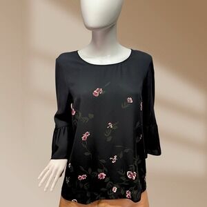 ELLE Ladies Light Weight Bell Sleeve Black Top w Pink Printed Flowers Sz M NWOT